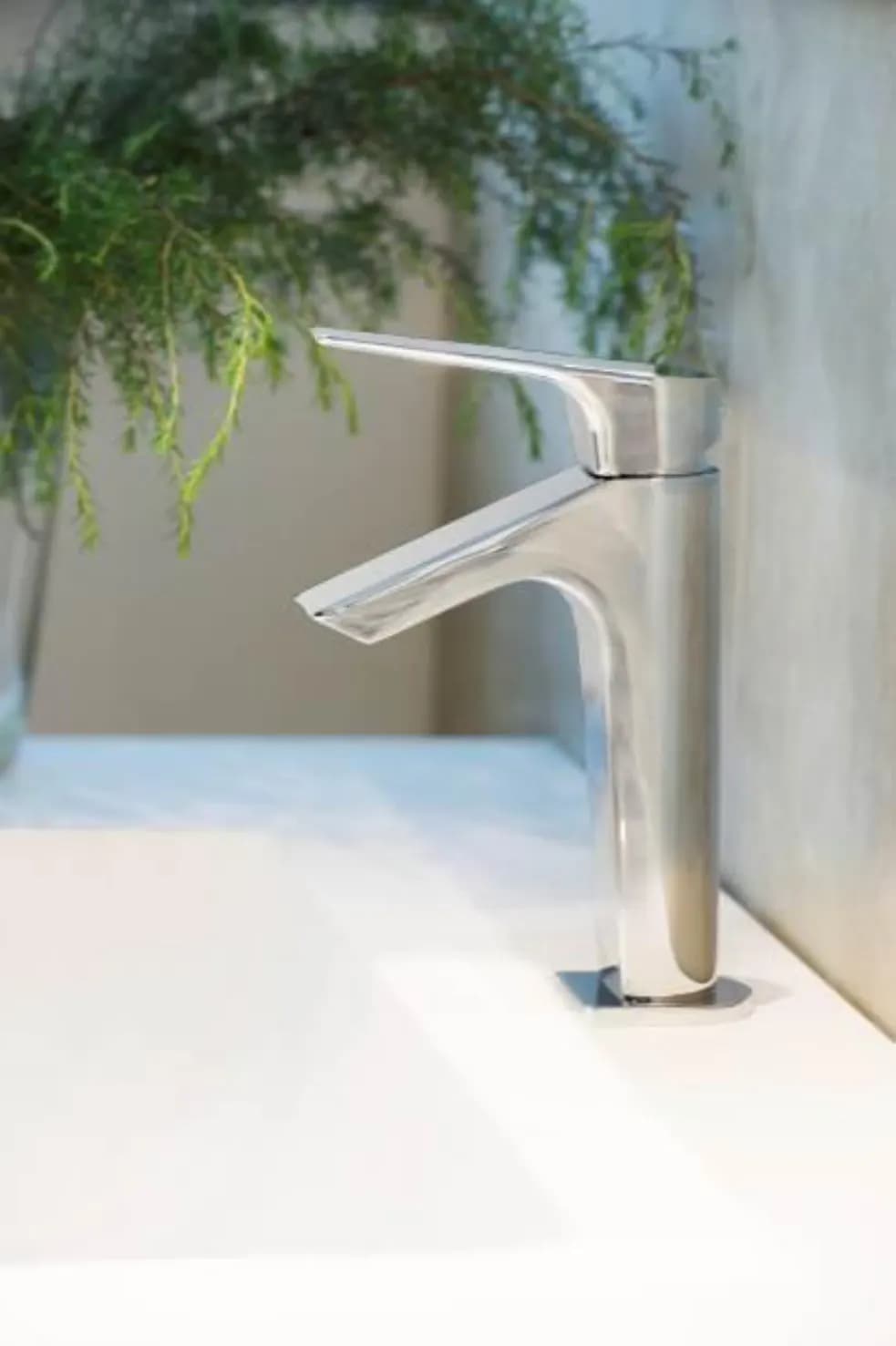 Basin area with the exclusive URBAN CHIC single-lever tap by Ramon Soler®.