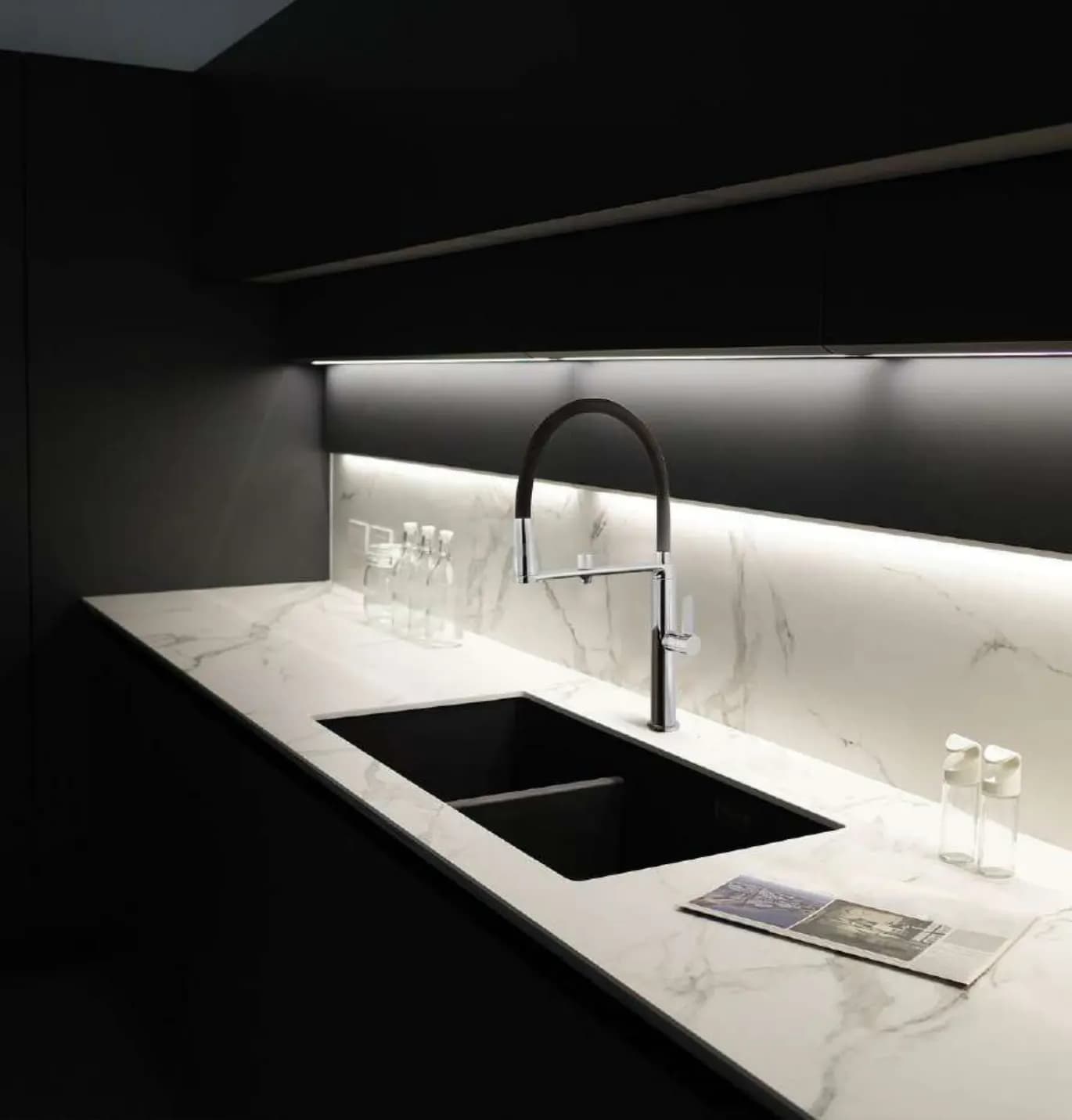 Pure Water Magnet Kitchen kitchen tap by Ramon Soler®, with magnet system and filtration included.