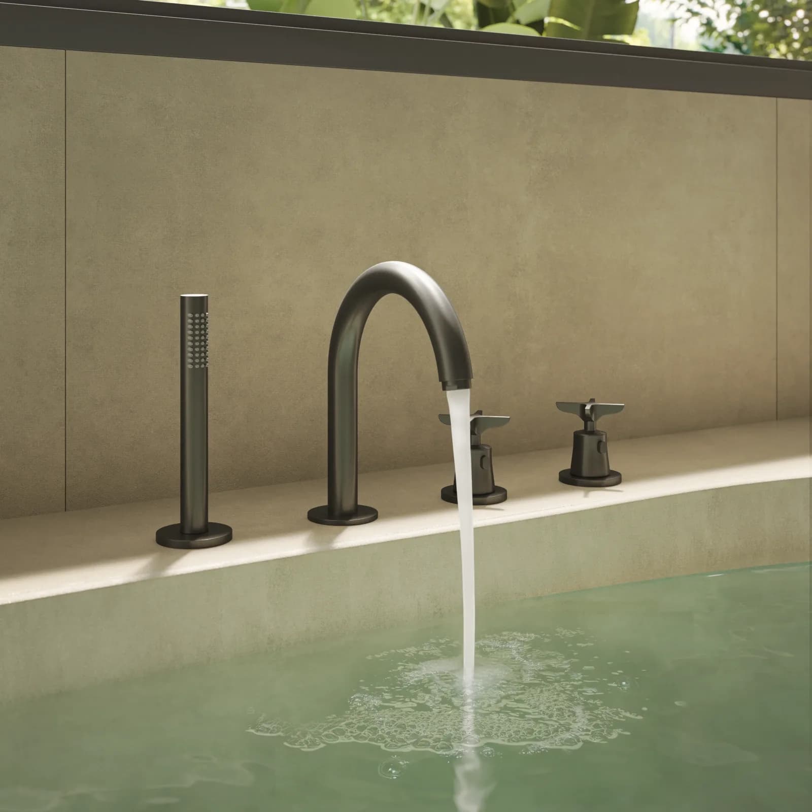 Baño de estilo urbano con grifería ramonsoler