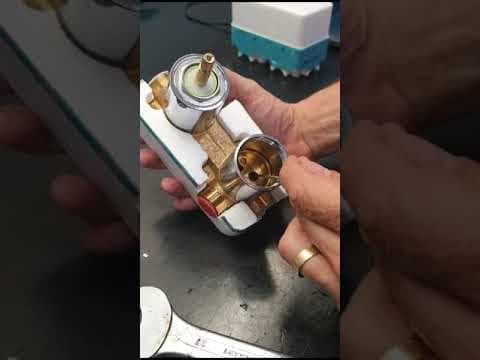 Inspección de las vías de agua fría y caliente (ref. XX1502)
